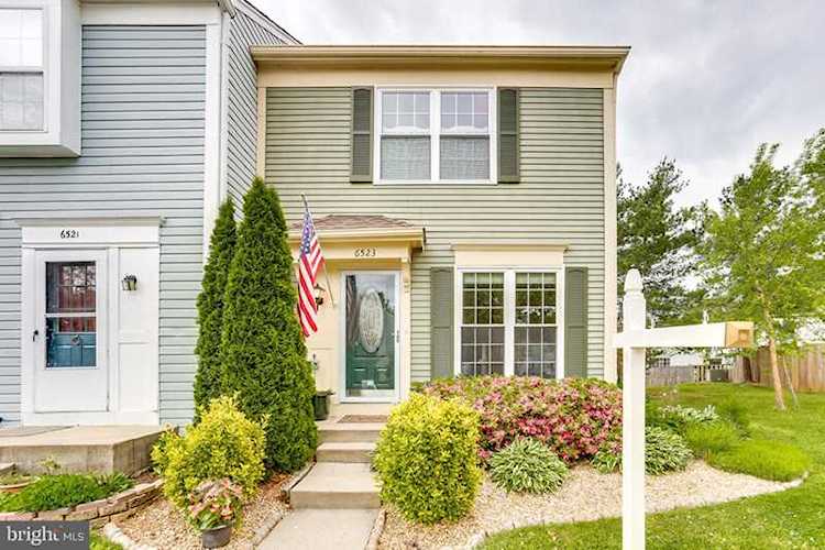 6523 Old Carriage Dr Alexandria, VA 22315 | MLS ® VAFX1056028 Photo 1