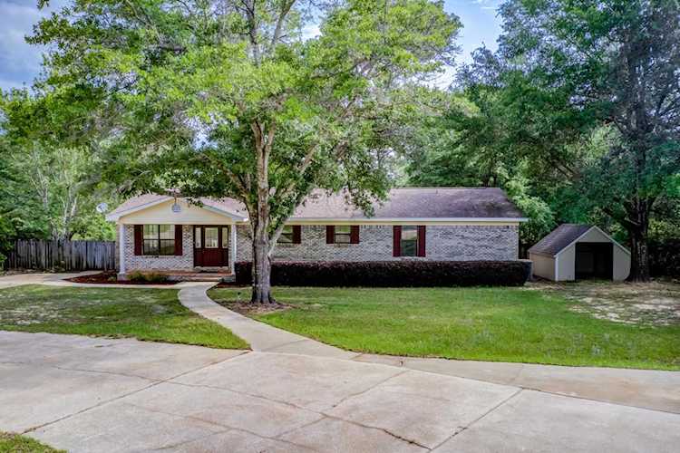 4131 Lakeview Drive, Crestview, FL | TrueSouthCoastalHomes.com Photo 1