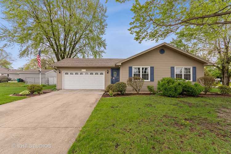 484 Pinewood Dr, North Aurora, IL, 60542 located in the Photo 1