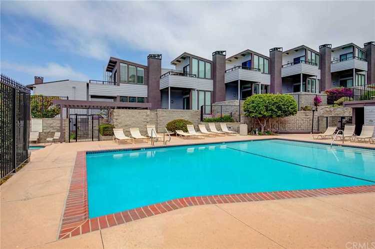 125 Calle Mayor #25 Redondo Beach, CA 90277 | MLS SB19151555 Photo 1