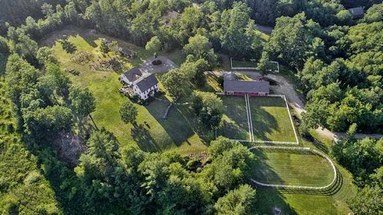 Brookline, 49 Oak Hill, NH, home for sale Photo 1