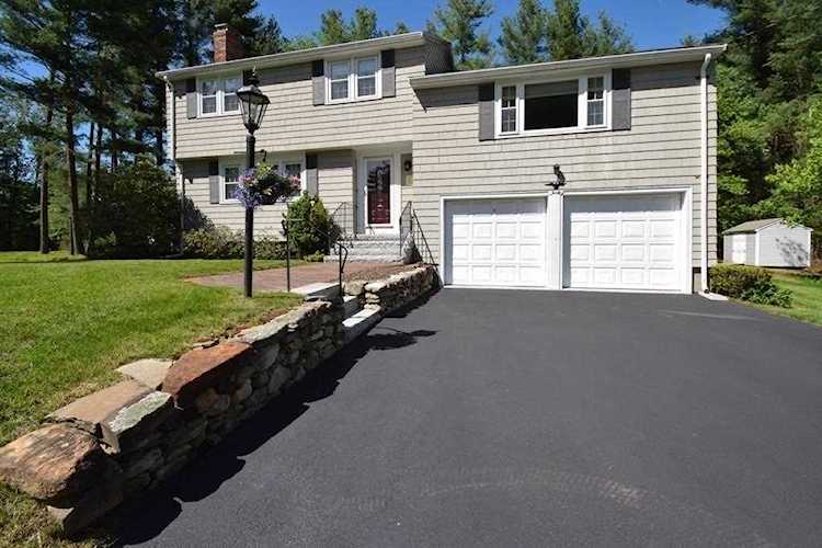40 Marlyn Rd Medfield, MA 02052 | MLS 72514504 Photo 1