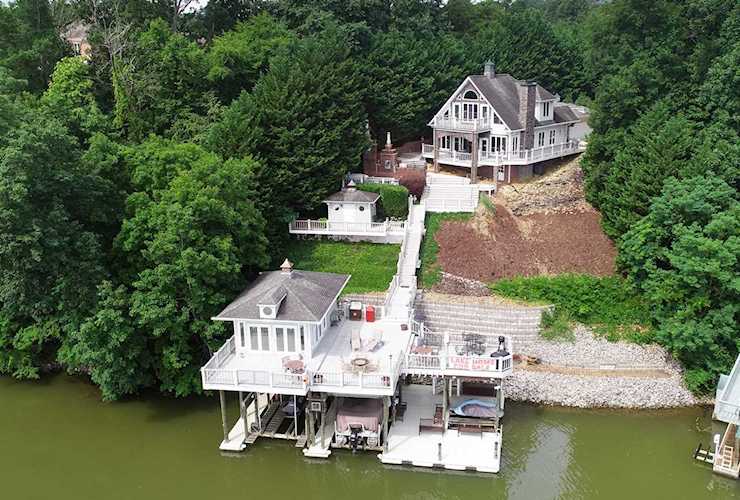 4244 Ridge Water Rd Louisville, TN 37777