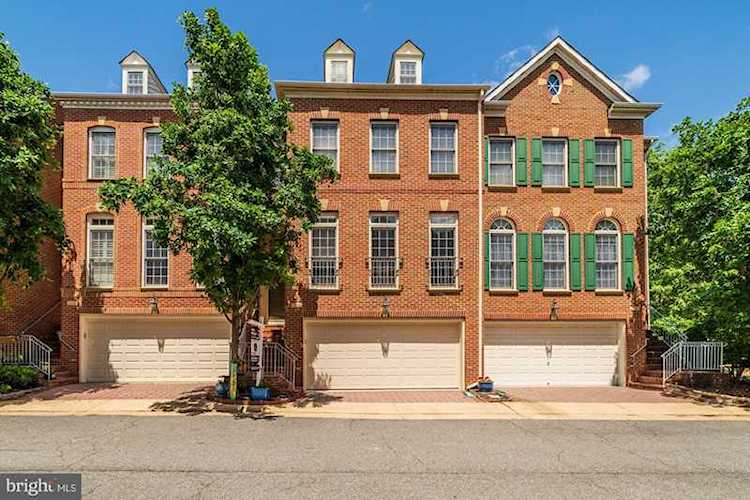 261 Murtha St Alexandria, VA 22304 | MLS ® VAAX235196 Photo 1