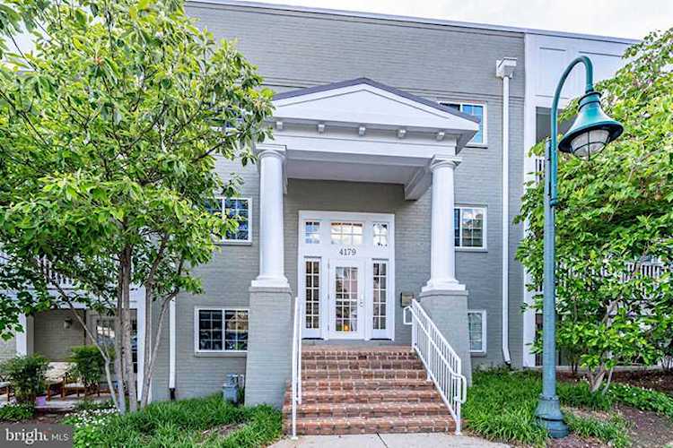 4179 Four Mile Run Dr #202 Arlington, VA 22204 | MLS ® VAAR148930 Photo 1