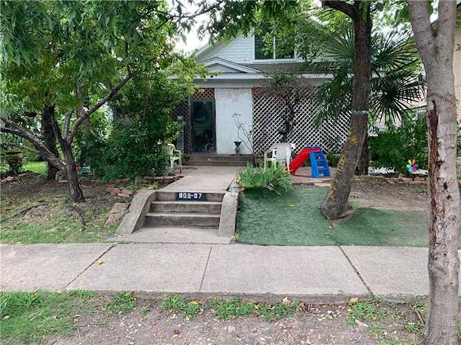 805 Elsbeth Street Dallas, TX 75208