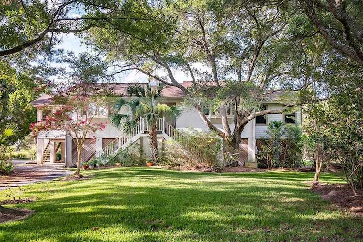 1402 Marshwind Island Rd Awendaw, SC 29429