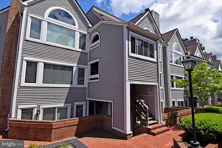 5536 Lee Hwy #23-E Arlington, VA 22207 | MLS ® VAAR149364 Photo 1