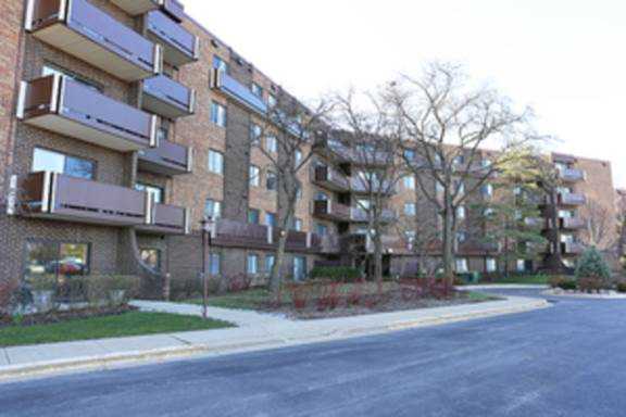 840 Wellington Ave #506 Elk Grove Village, IL 60007 | MLS 10345809 Photo 1