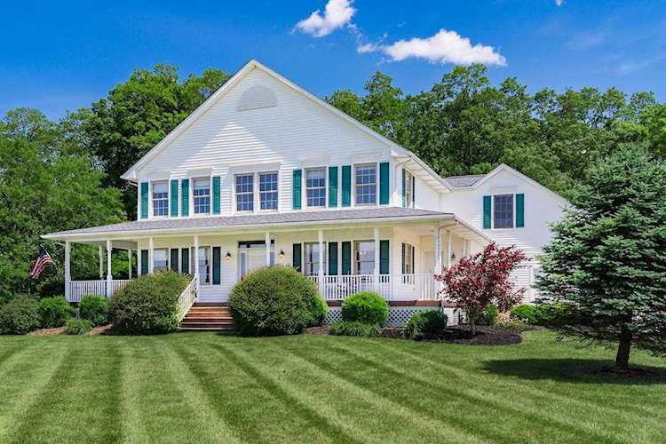 $500,000 - For sale - 4516 Amity Road, Hilliard, OH 43026 - MLS#219019807 - Franklin. - Lovely country home on 4 acres, just minutes from Dublin and Hilliard. The wrap around front porch... Photo 1
