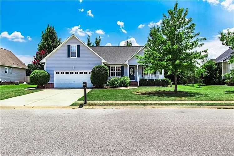 1034 Canter Ln Hope Mills, NC 28348 | MLS 610000 Photo 1