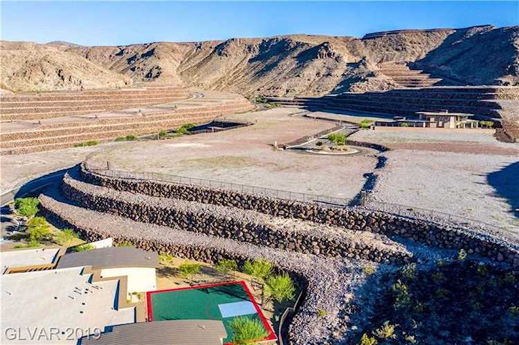 24 Sanctuary Peak Ct Henderson, NV 89012
