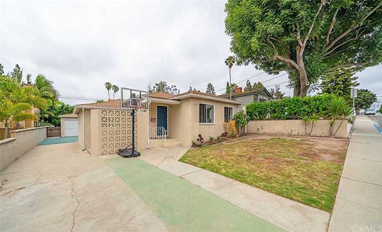 1717 11th Street Manhattan Beach, CA 90266 | MLS SB19159919 Photo 1