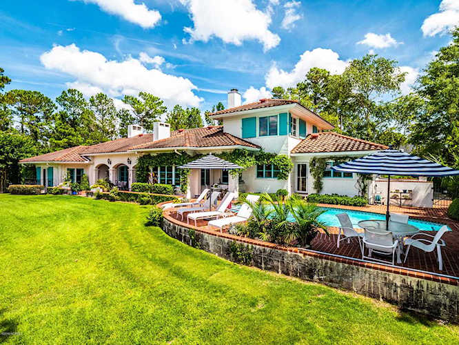 Home For Sale At 2213 Masons Point Place, Wilmington NC in Landfall Photo 1