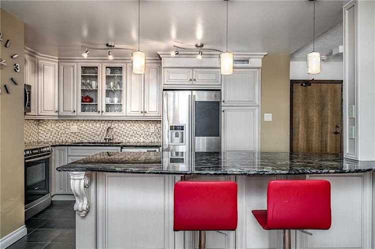1100 8 Avenue SW #605 Calgary, AB T2P 3T9