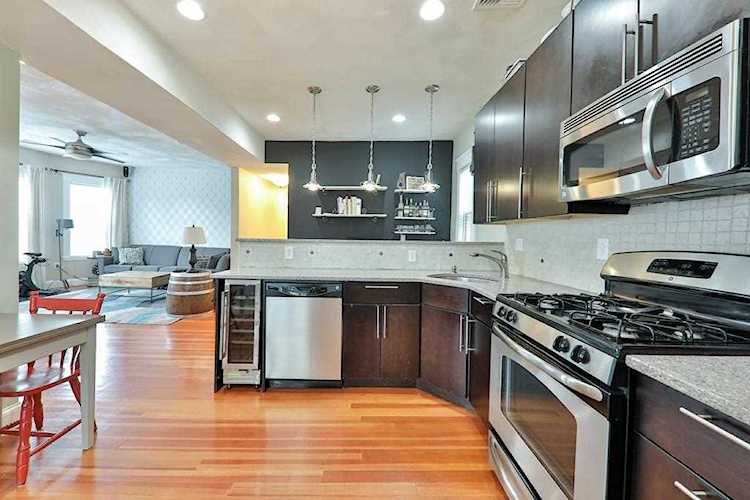 211 W 8th St #3 Boston, MA 02127 | MLS 72531322 Photo 1