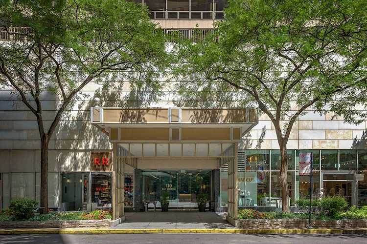 110 E Delaware Place #1803 Chicago, IL 60611 | MLS 10148363 Photo 1