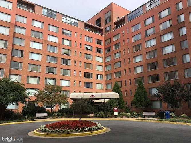 1111 Arlington Blvd #934 Arlington, VA 22209 | MLS ® VAAR152156 Photo 1