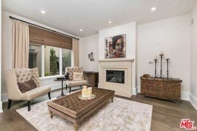 823 S Bundy Drive #104 Los Angeles, CA 90049