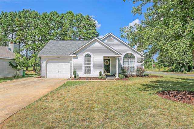 10902 White Stag Dr Charlotte, NC 28269 | MLS 3528595 Photo 1