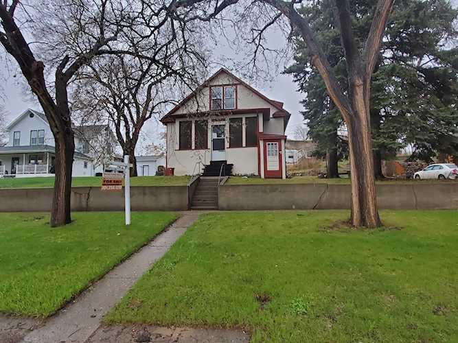 404 NE 3rd St Mandan, ND 58554 | MLS 400933 Photo 1