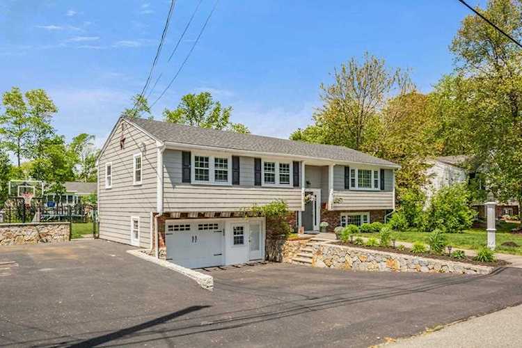 26 Townsend Ave, Braintree, MA 02184 - $645,000 - MLS#72508601 Photo 1