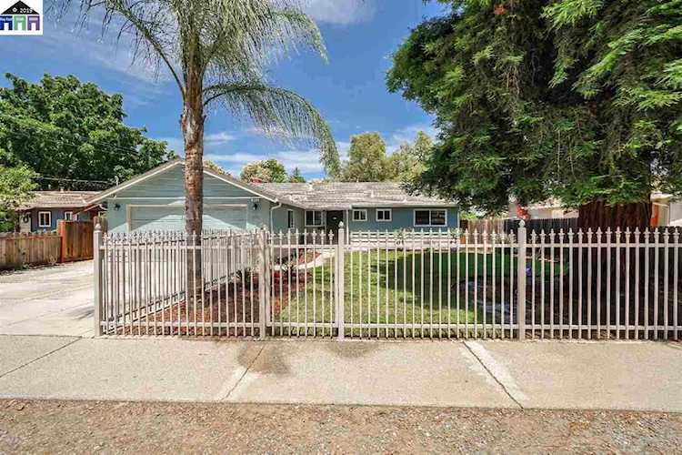 1715 West St Concord, CA 94521 | MLS 40871973 Photo 1