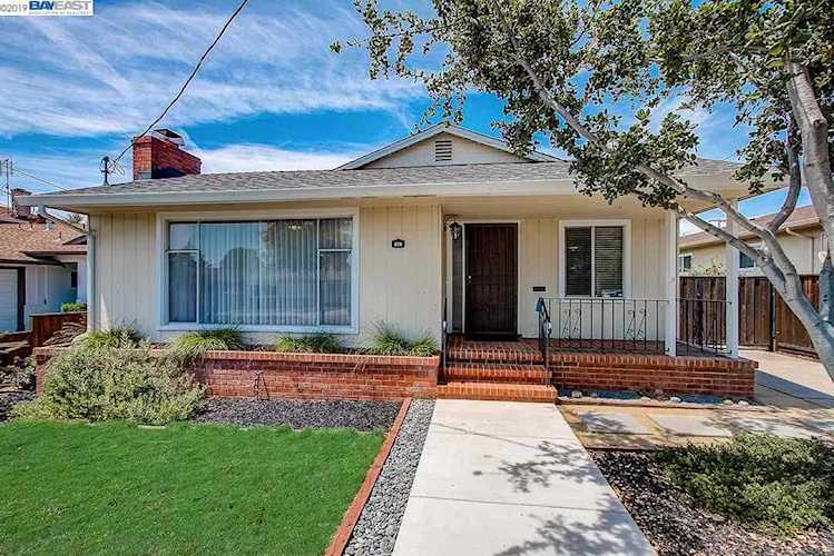 878 Dolores Ave San Leandro, CA 94577 | MLS 40872897 Photo 1