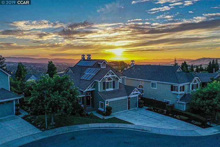 54 Tuyshtak Ct Clayton, CA 94517 | MLS 40872942 Photo 1