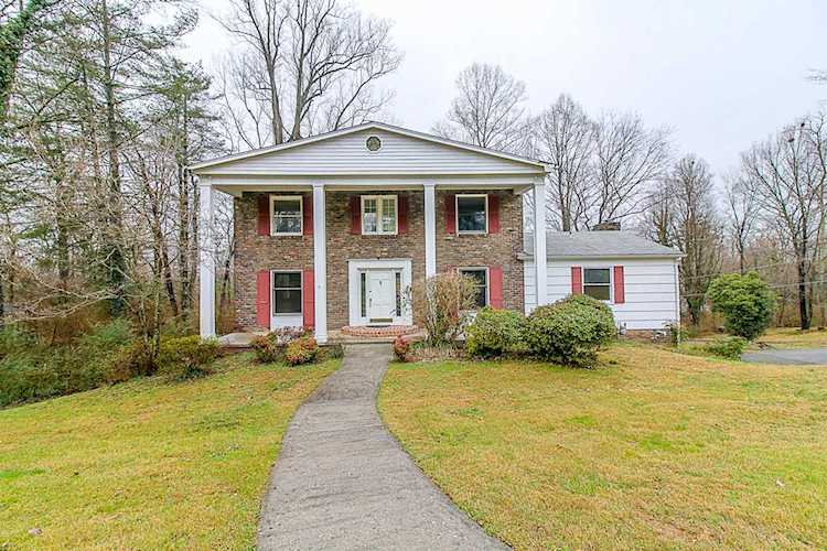 1137 Snowdon Dr Knoxville TN 37912 in Skyland Park | MLS 1068984 - GreatLifeRE.com Photo 1