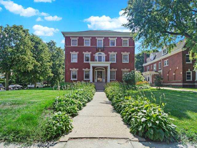5001 S Greenwood Ave Chicago, IL 60615