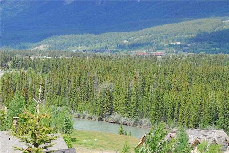 10 Walker Canmore, AB T1W 2X1
