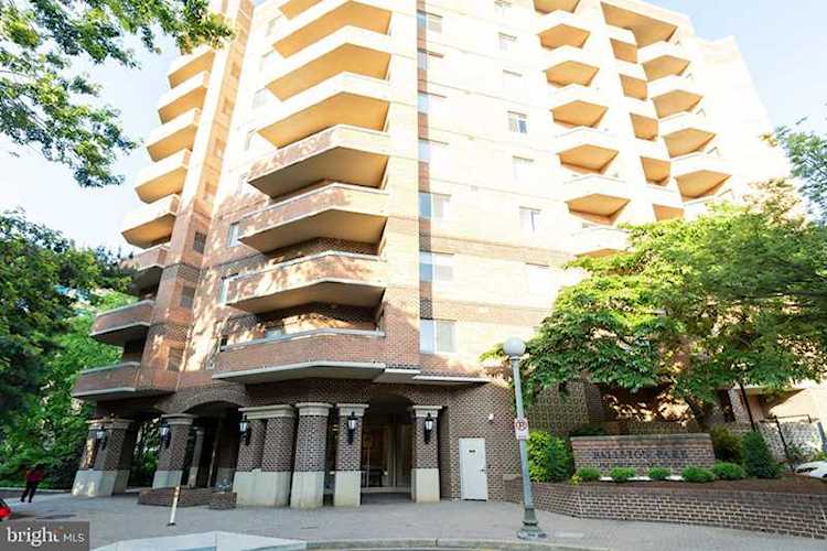 1050 Stuart St #904 Arlington, VA 22201 | MLS ® VAAR149378 Photo 1
