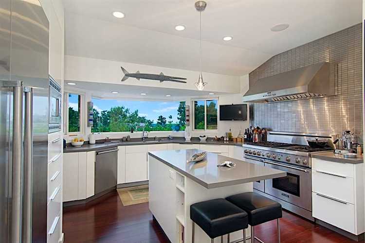 2005 Del Mar Heights Road Del Mar, CA 92014