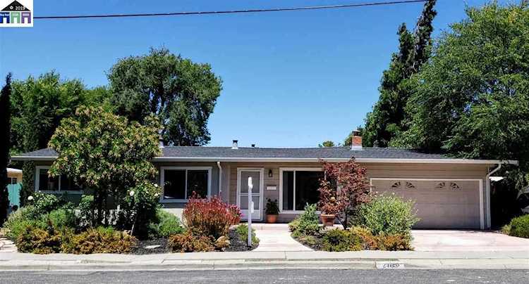 2725 Edward Ave Concord, CA 94520 | MLS 40872400 Photo 1