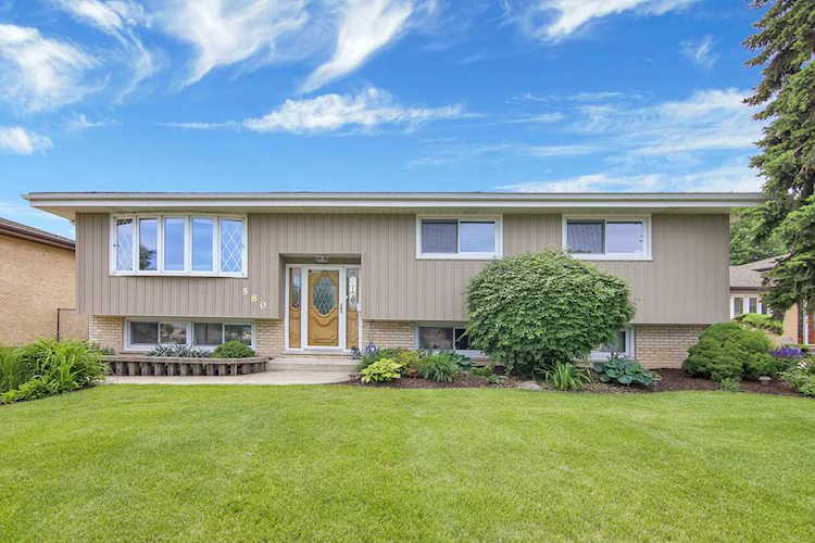 580 Irmen Dr Wood Dale, IL 60191 | MLS 10410394 Photo 1