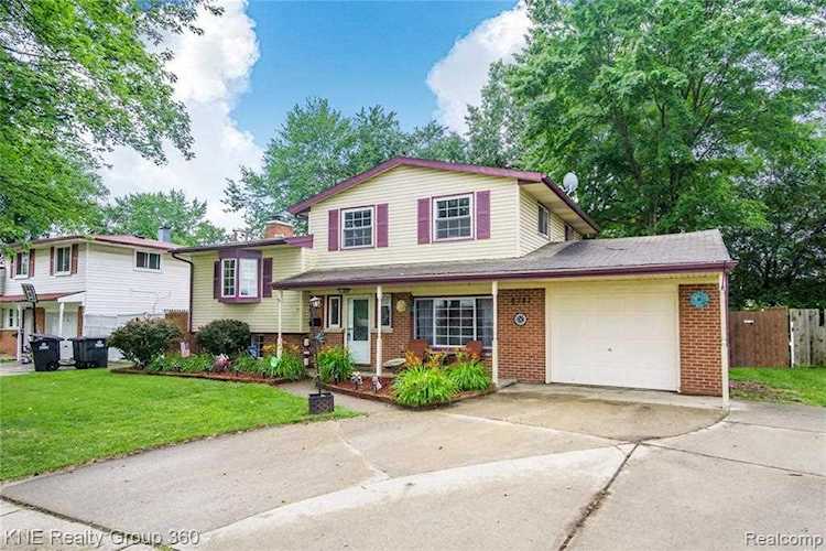 6787 Redman St Westland, MI 48185 | MLS 219071290 Photo 1