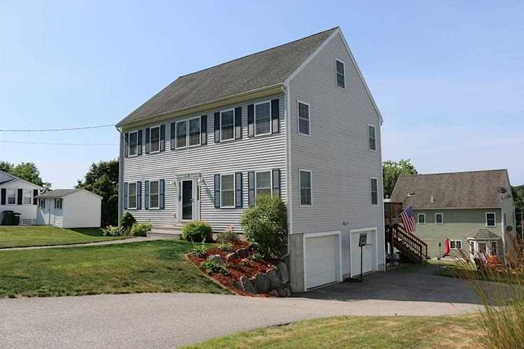 28 Justin St Haverhill, MA 01832 | MLS 72536979 Photo 1