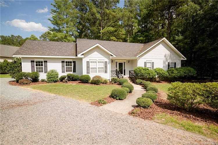 6030 Saint Andrews Dr Sanford, NC 27332 | MLS 609596 Photo 1