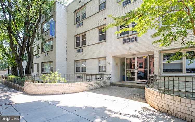 604 Longfellow St NW #305 Washington, DC 20011 | MLS ® DCDC435428 Photo 1