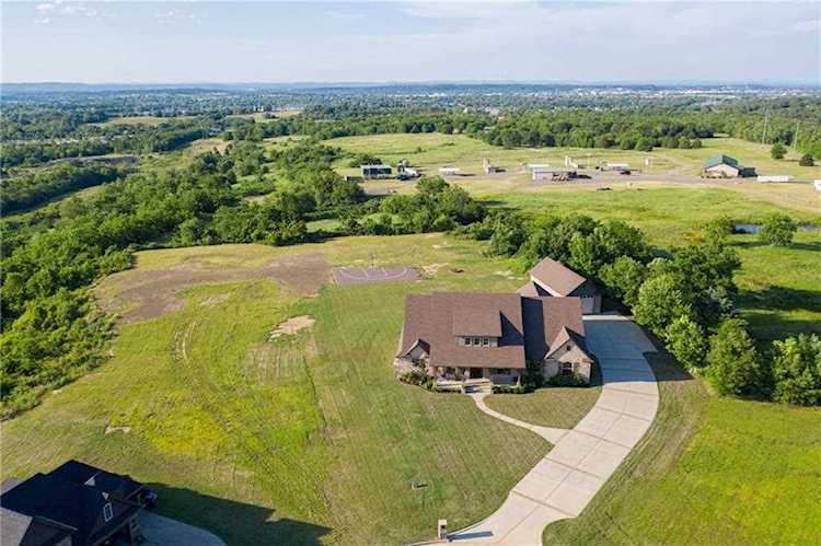 505 Cresent Dr Fort Smith, AR 72916