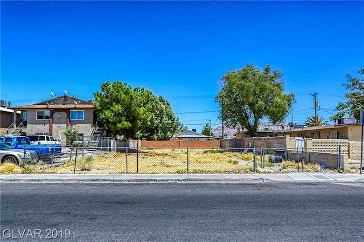 2418 Ellis St North Las Vegas, NV 89030