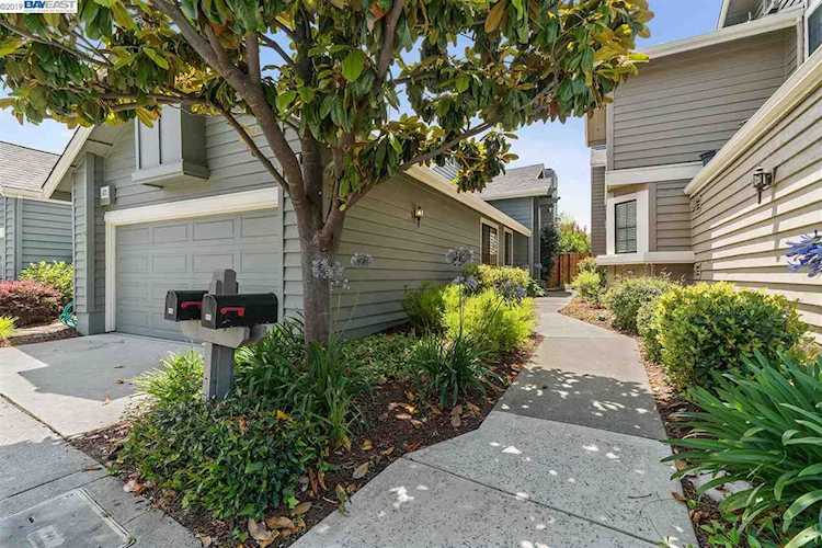 118 Purcell Dr Alameda, CA 94502 | MLS 40873633 Photo 1