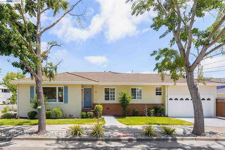 2014 Harvard Drive Alameda, CA 94501 | MLS 40873946 Photo 1