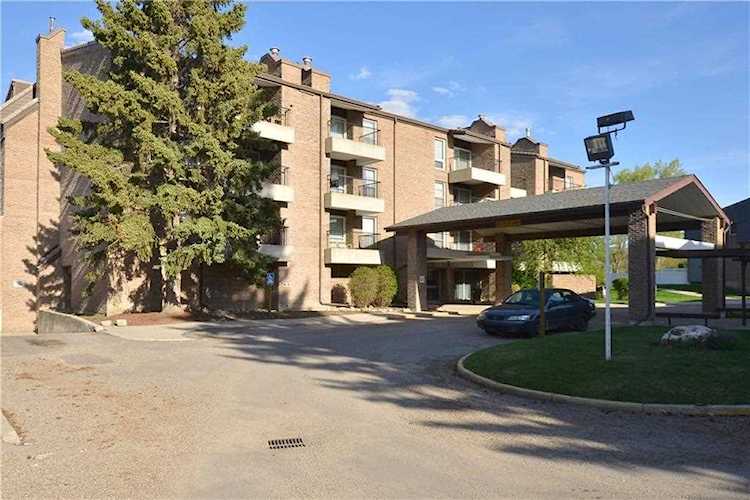 202 Braeglen Close SW #2210 Calgary, AB T2W 2B1