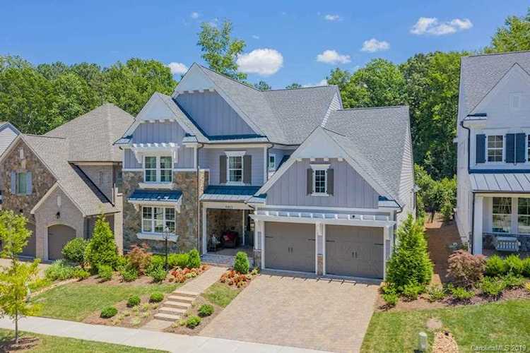 9815 Avenal Ln Charlotte, NC 28270