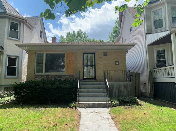 1523 W Hood Ave Chicago, IL 60660 | MLS 10462497 Photo 1