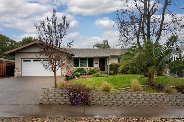 14 Santa Maria Drive Novato, CA 94947 | MLS 21906039 Photo 1