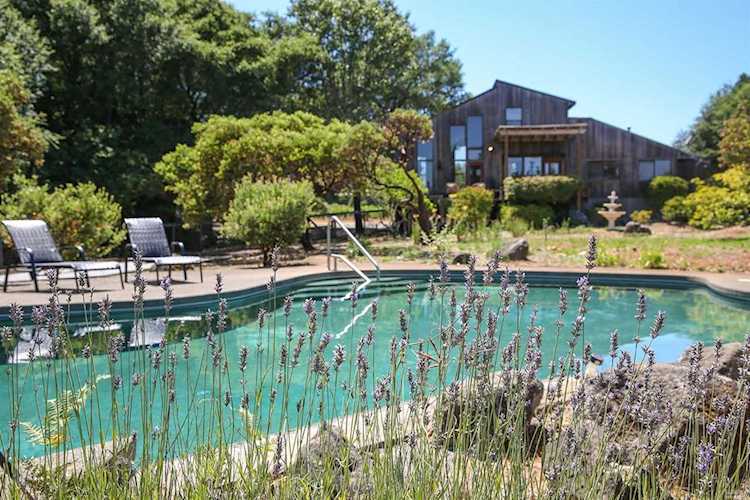 1805 Dry Creek Road Healdsburg, CA 95448