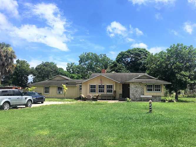 3110 SE Fairmont Street Stuart, FL 34997 | MLS RX-10549469 Photo 1